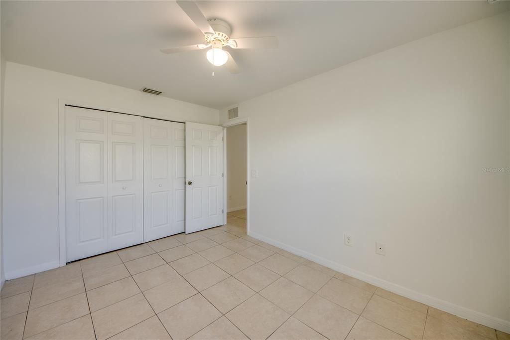 For Sale: $460,000 (6 beds, 0 baths, 2418 Square Feet)