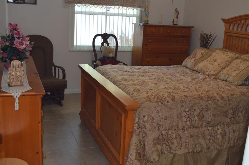 На продажу: $173,000 (2 спален, 1 ванн, 921 Квадратных фут)