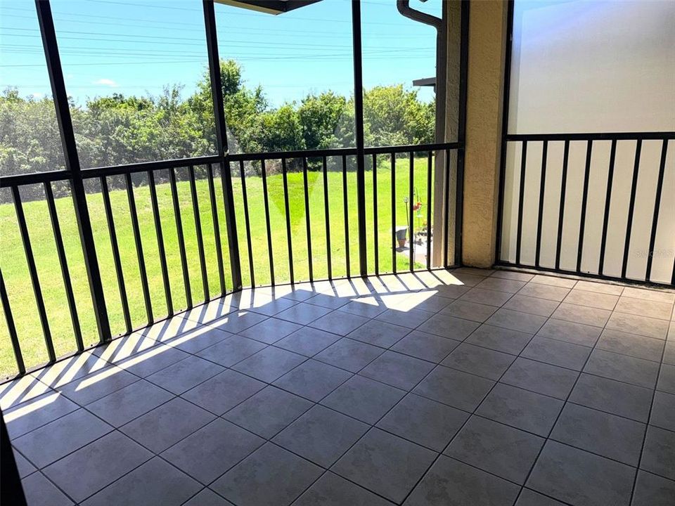Activo con contrato: $1,600 (2 camas, 2 baños, 930 Pies cuadrados)