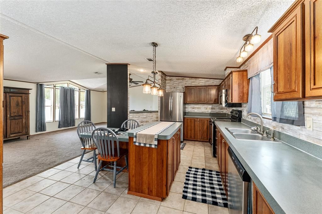 待售: $174,900 (3 贝兹, 2 浴室, 1620 平方英尺)