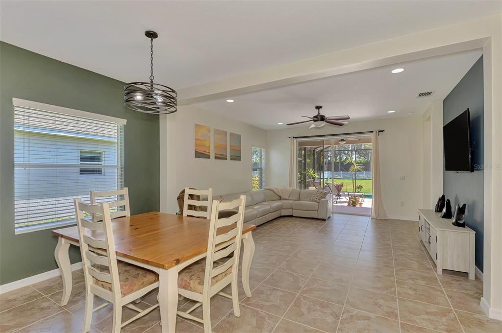 For Sale: $450,000 (3 beds, 2 baths, 1744 Square Feet)