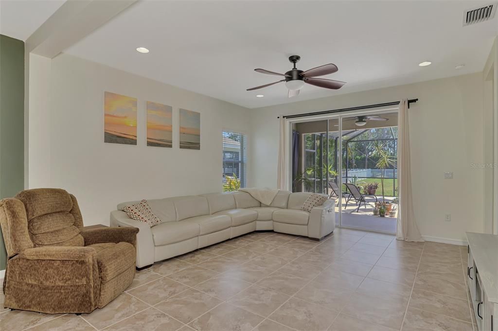 For Sale: $450,000 (3 beds, 2 baths, 1744 Square Feet)