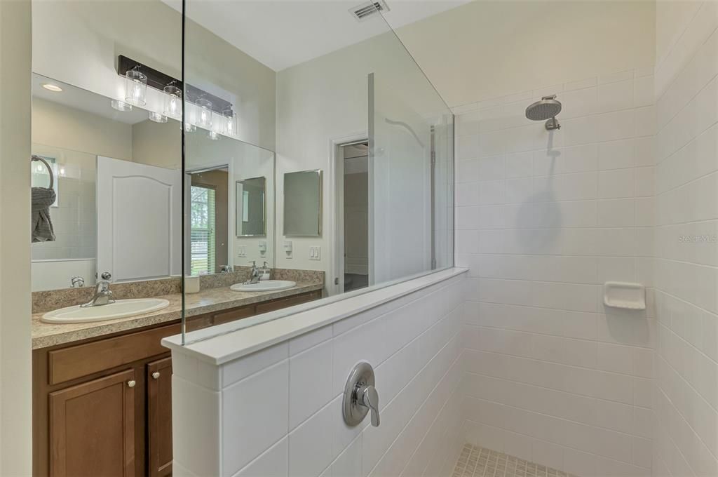 For Sale: $450,000 (3 beds, 2 baths, 1744 Square Feet)