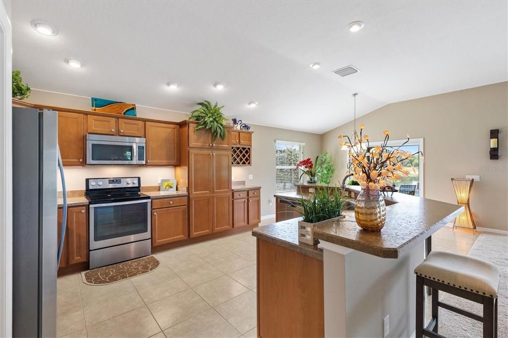 Activo con contrato: $679,000 (3 camas, 2 baños, 2013 Pies cuadrados)