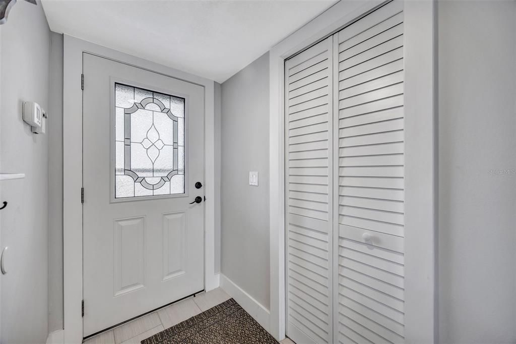 For Sale: $299,000 (2 beds, 2 baths, 1025 Square Feet)