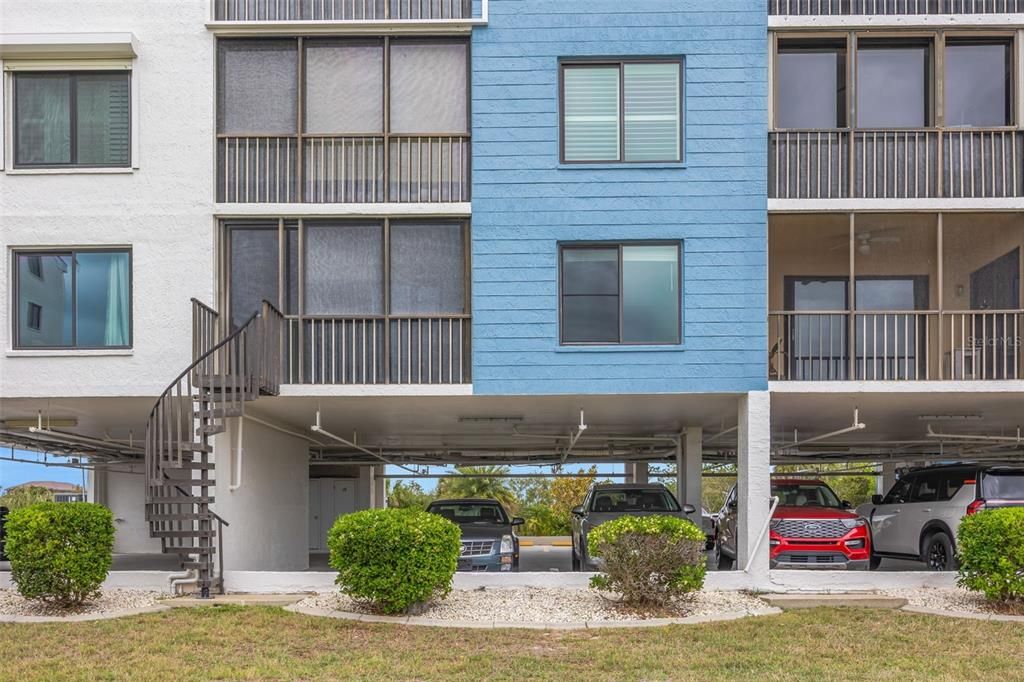 For Sale: $299,000 (2 beds, 2 baths, 1025 Square Feet)