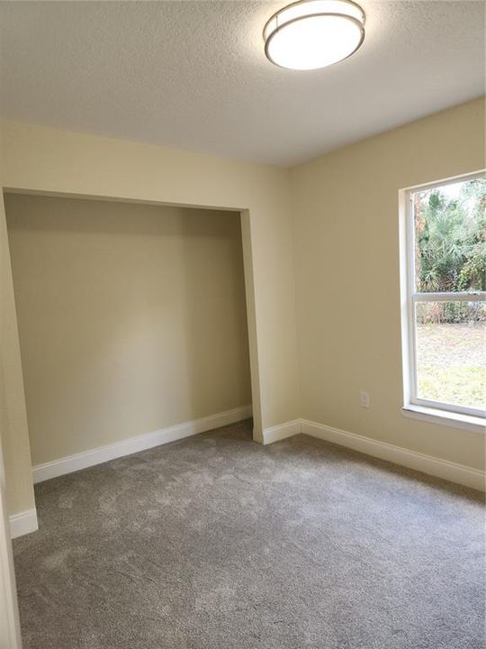 For Sale: $172,900 (2 beds, 1 baths, 915 Square Feet)