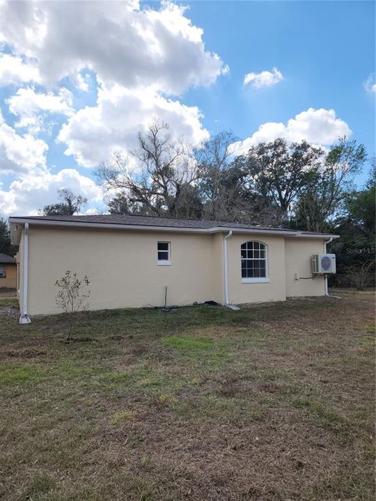 For Sale: $172,900 (2 beds, 1 baths, 915 Square Feet)