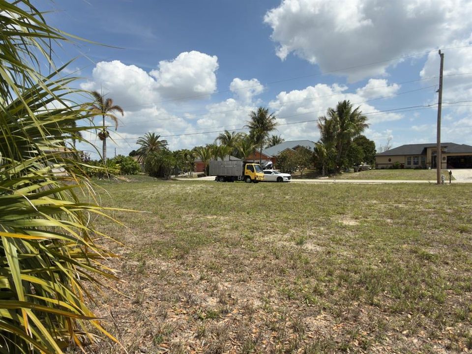 待售: $50,000 (0.23 acres)