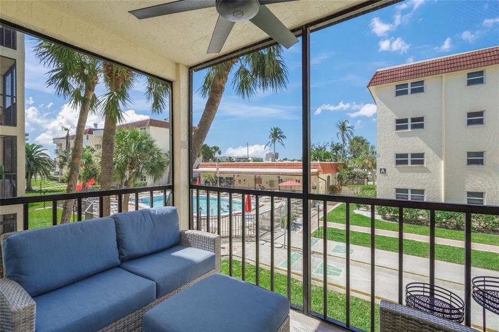 На продажу: $580,000 (2 спален, 1 ванн, 753 Квадратных фут)