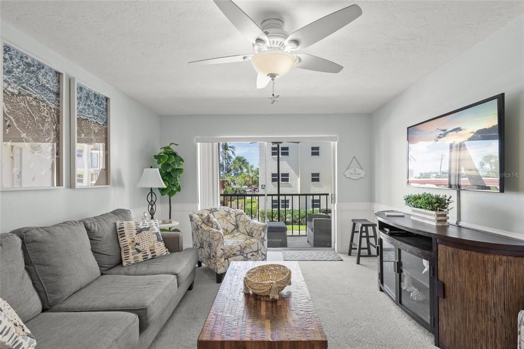 На продажу: $580,000 (2 спален, 1 ванн, 753 Квадратных фут)