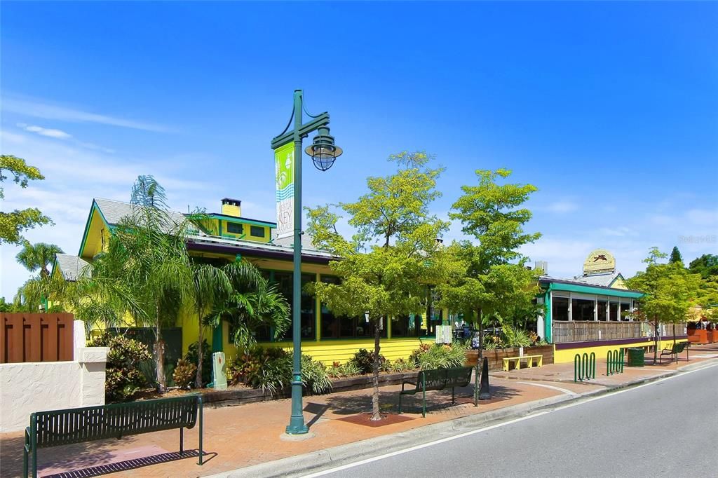 На продажу: $580,000 (2 спален, 1 ванн, 753 Квадратных фут)