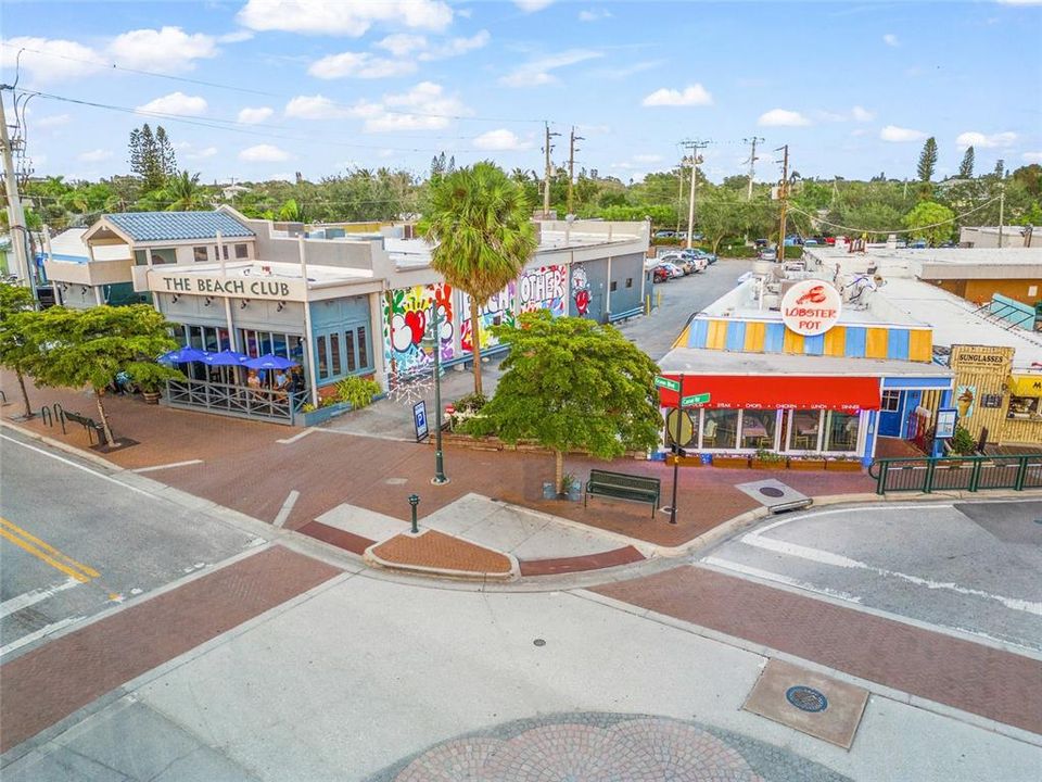 На продажу: $580,000 (2 спален, 1 ванн, 753 Квадратных фут)