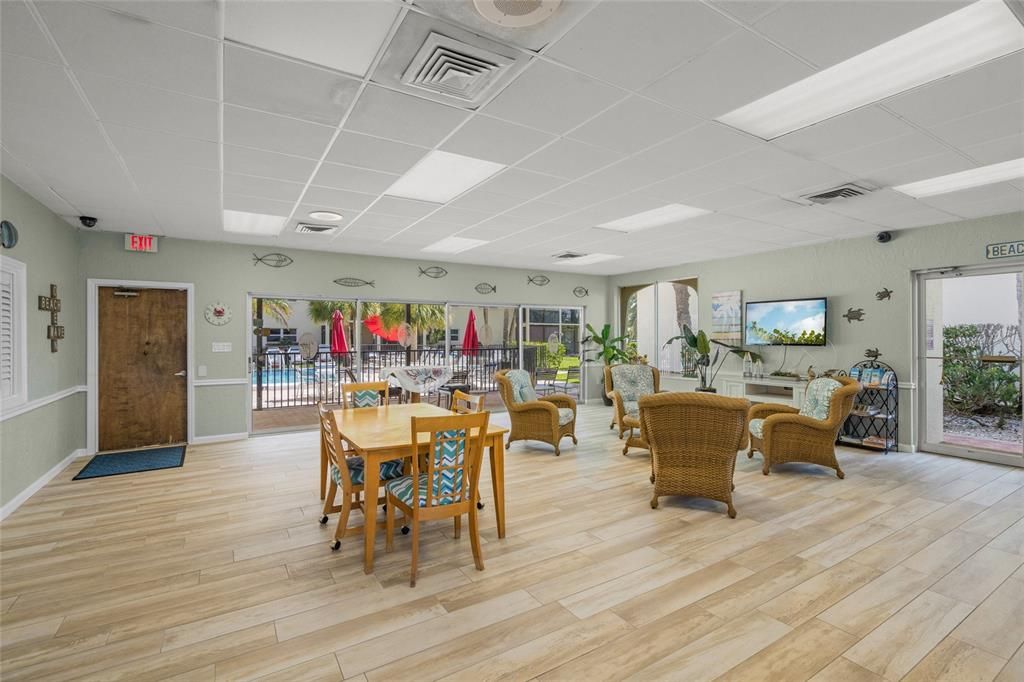 На продажу: $580,000 (2 спален, 1 ванн, 753 Квадратных фут)