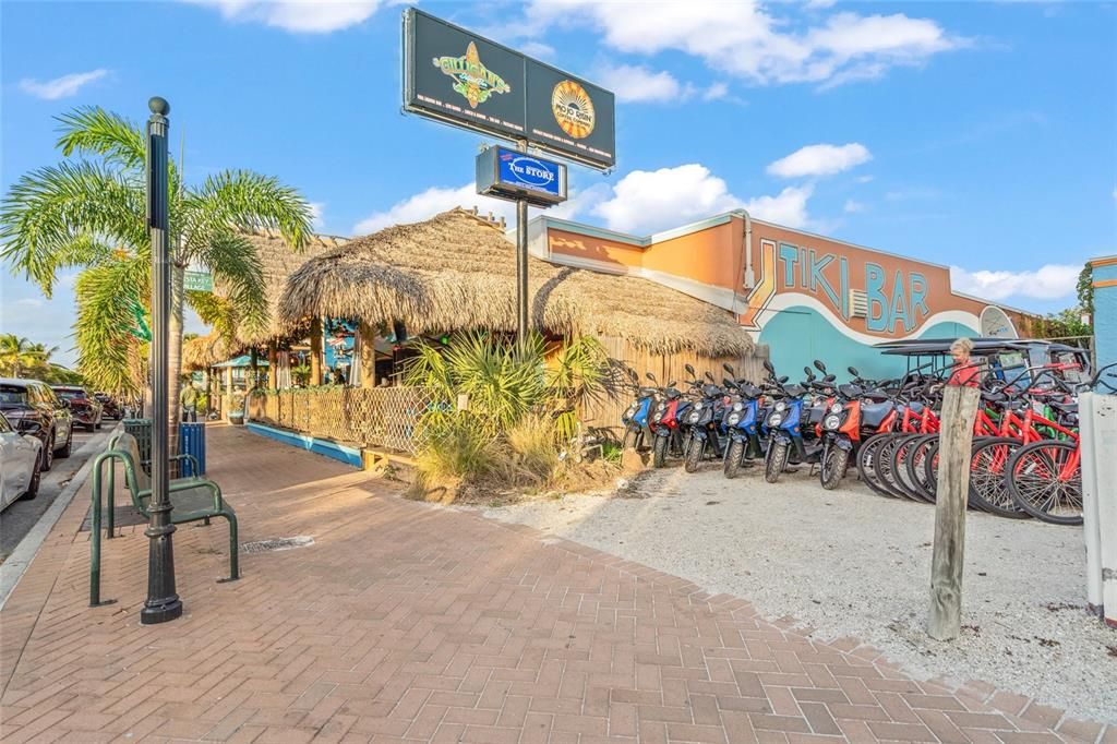 На продажу: $580,000 (2 спален, 1 ванн, 753 Квадратных фут)