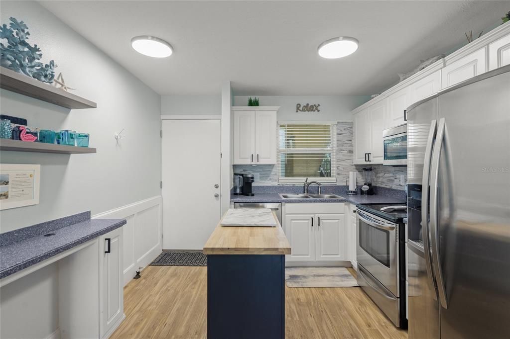 На продажу: $580,000 (2 спален, 1 ванн, 753 Квадратных фут)