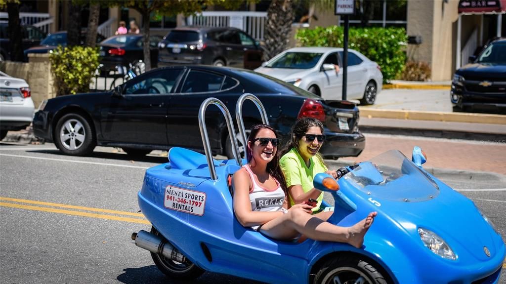 На продажу: $580,000 (2 спален, 1 ванн, 753 Квадратных фут)