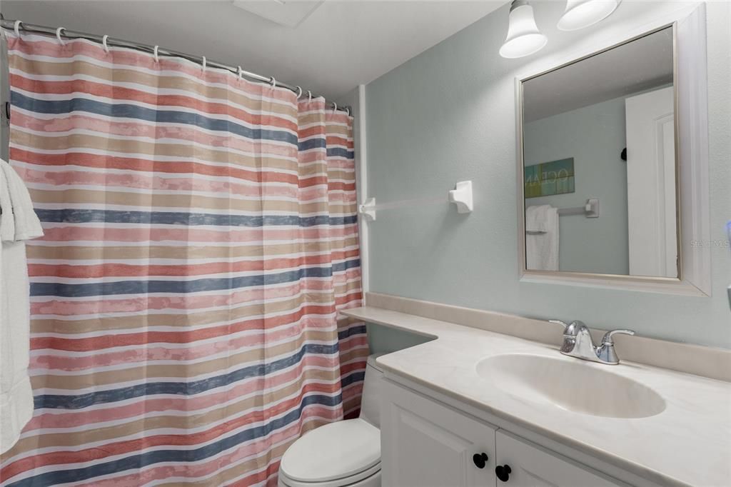 На продажу: $580,000 (2 спален, 1 ванн, 753 Квадратных фут)