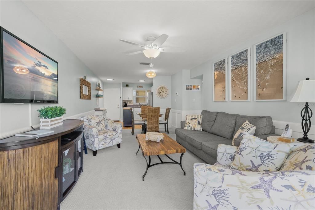 На продажу: $580,000 (2 спален, 1 ванн, 753 Квадратных фут)