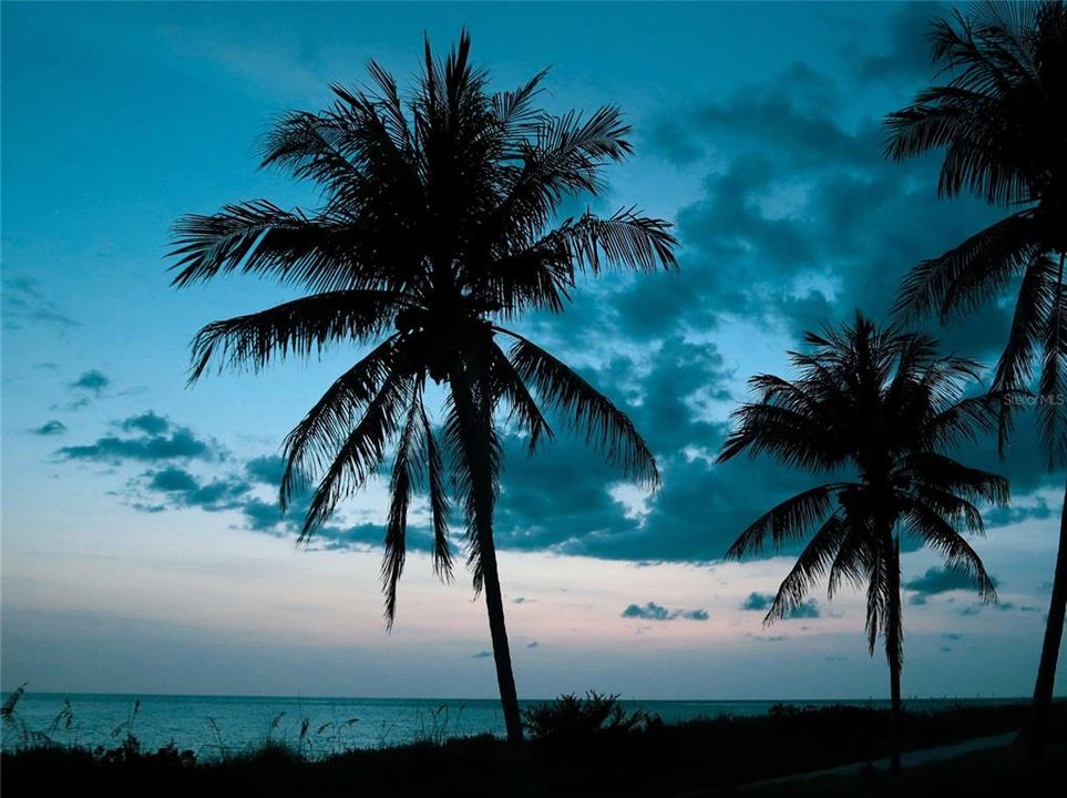 На продажу: $580,000 (2 спален, 1 ванн, 753 Квадратных фут)