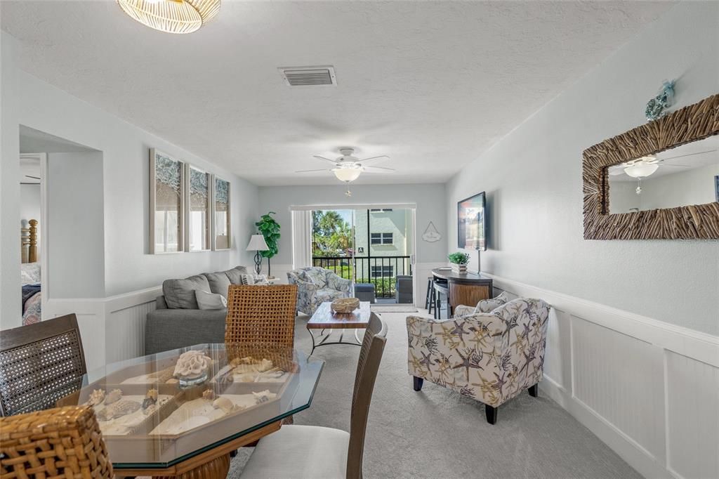 На продажу: $580,000 (2 спален, 1 ванн, 753 Квадратных фут)