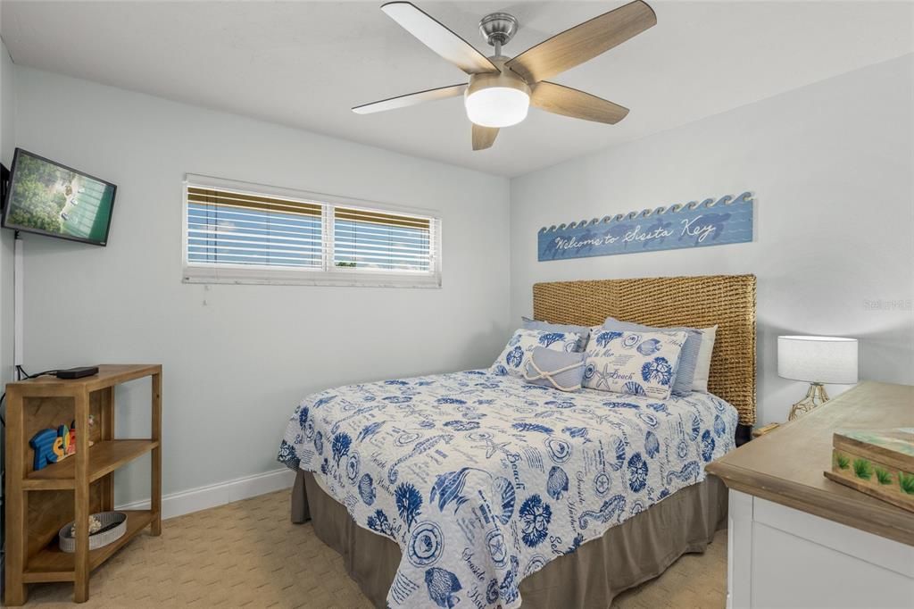 На продажу: $580,000 (2 спален, 1 ванн, 753 Квадратных фут)