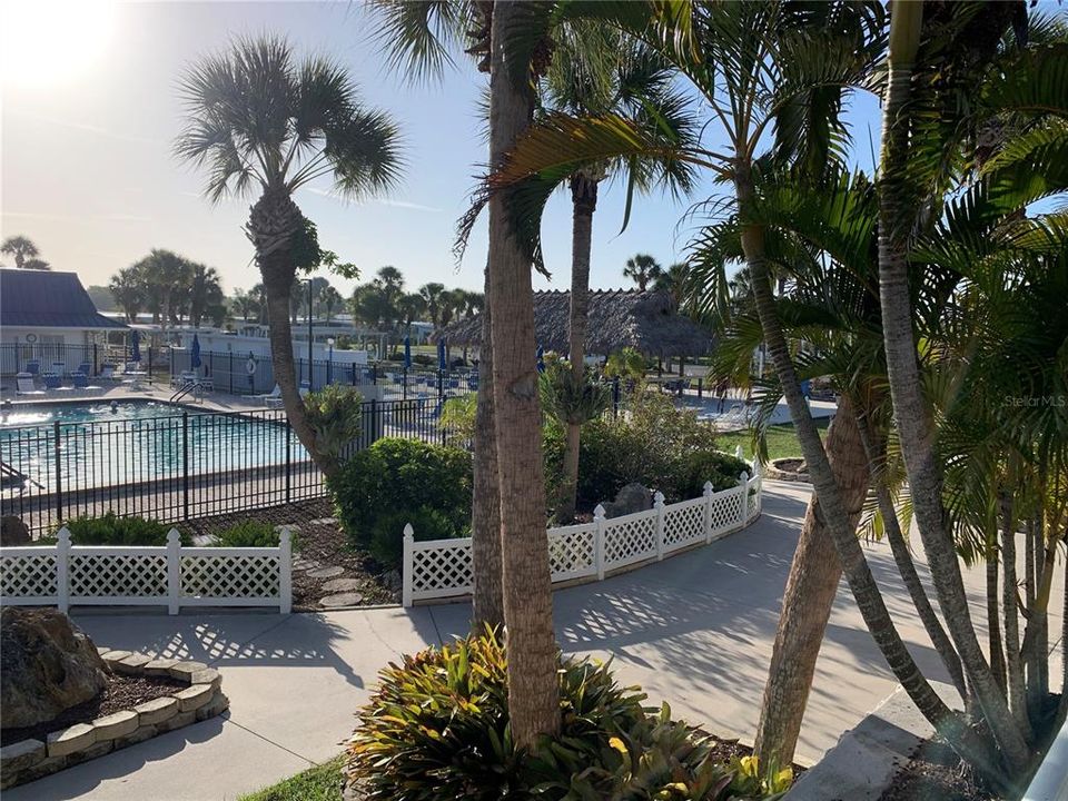 На продажу: $119,900 (2 спален, 2 ванн, 1104 Квадратных фут)