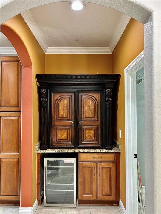 Activo con contrato: $3,995 (4 camas, 3 baños, 3825 Pies cuadrados)
