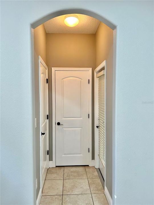 Activo con contrato: $3,995 (4 camas, 3 baños, 3825 Pies cuadrados)
