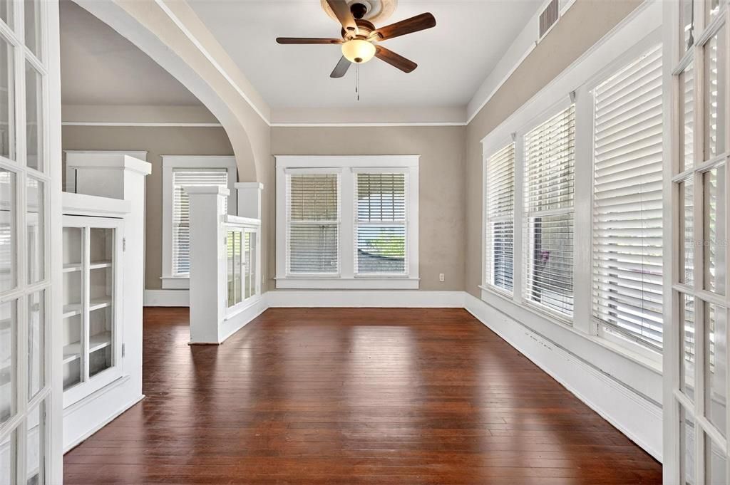 Active With Contract: $399,900 (6 beds, 3 baths, 3165 Square Feet)