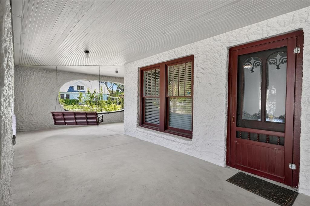 Active With Contract: $399,900 (6 beds, 3 baths, 3165 Square Feet)