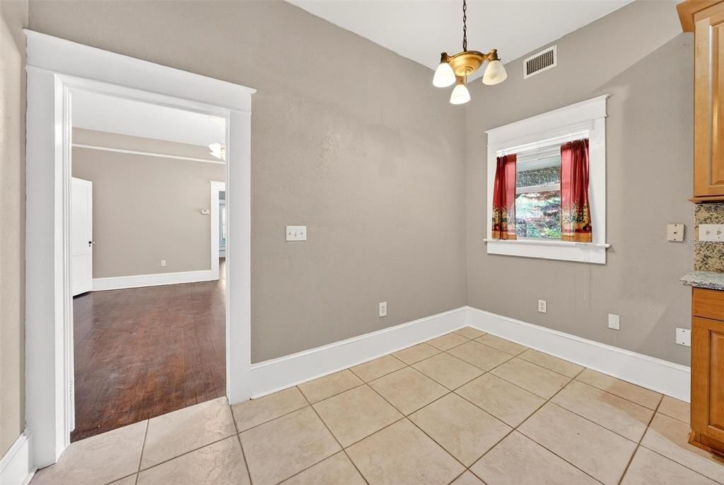 Active With Contract: $399,900 (6 beds, 3 baths, 3165 Square Feet)