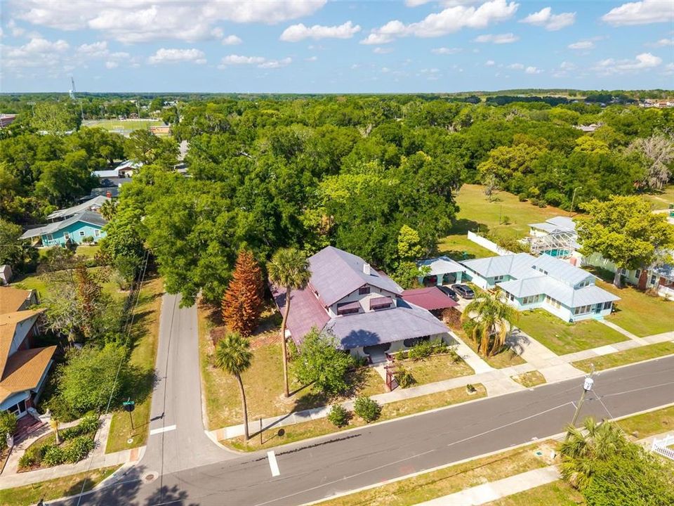 Active With Contract: $399,900 (6 beds, 3 baths, 3165 Square Feet)