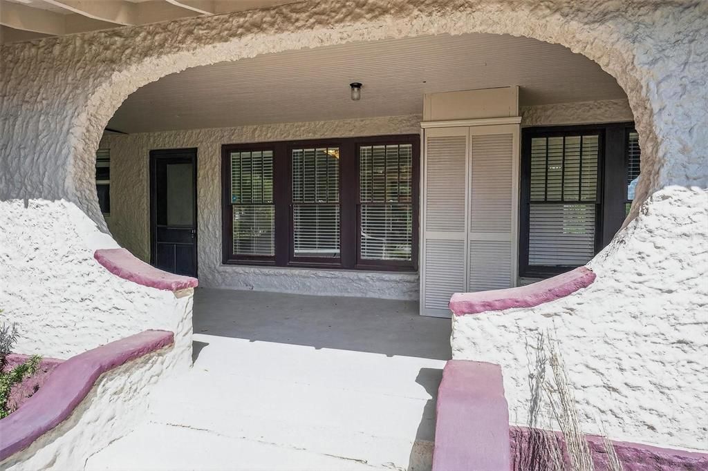 Active With Contract: $399,900 (6 beds, 3 baths, 3165 Square Feet)