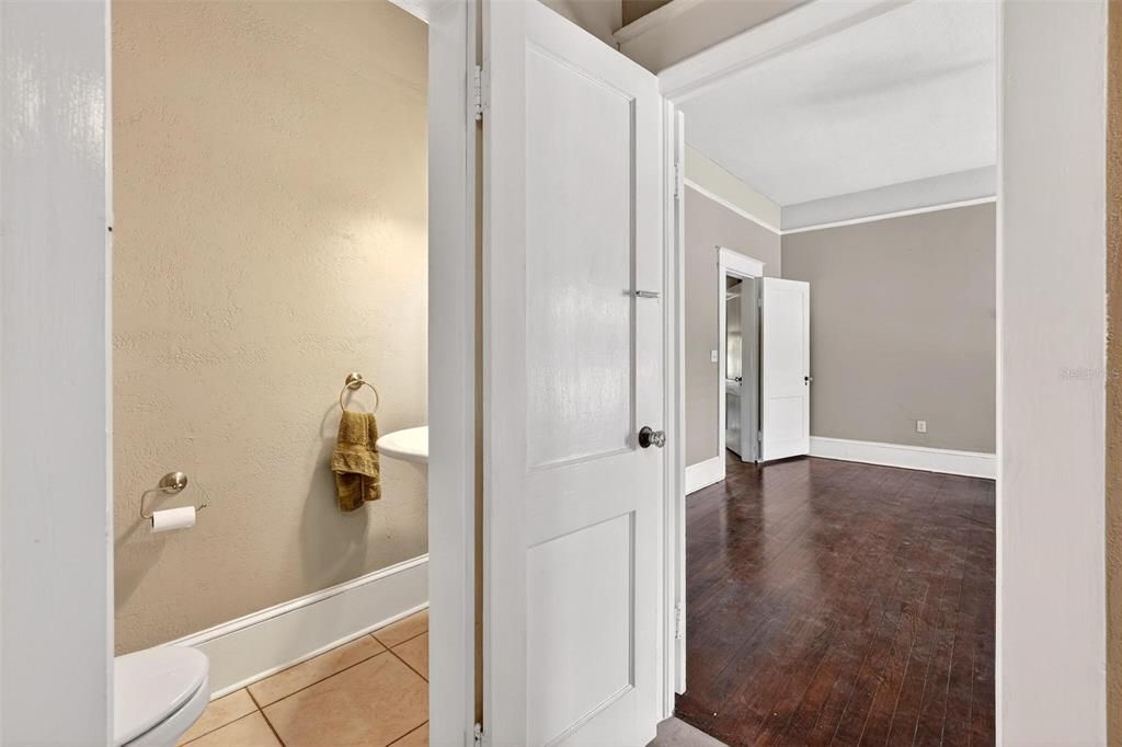 Active With Contract: $399,900 (6 beds, 3 baths, 3165 Square Feet)