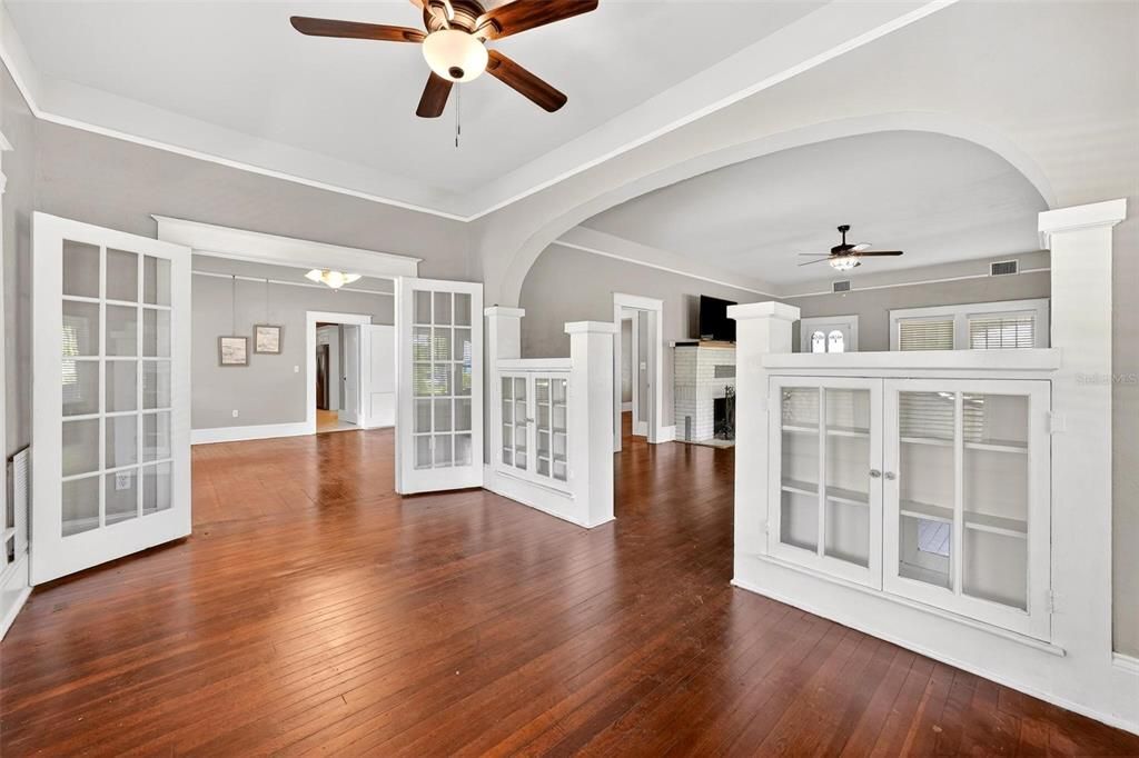 Active With Contract: $399,900 (6 beds, 3 baths, 3165 Square Feet)