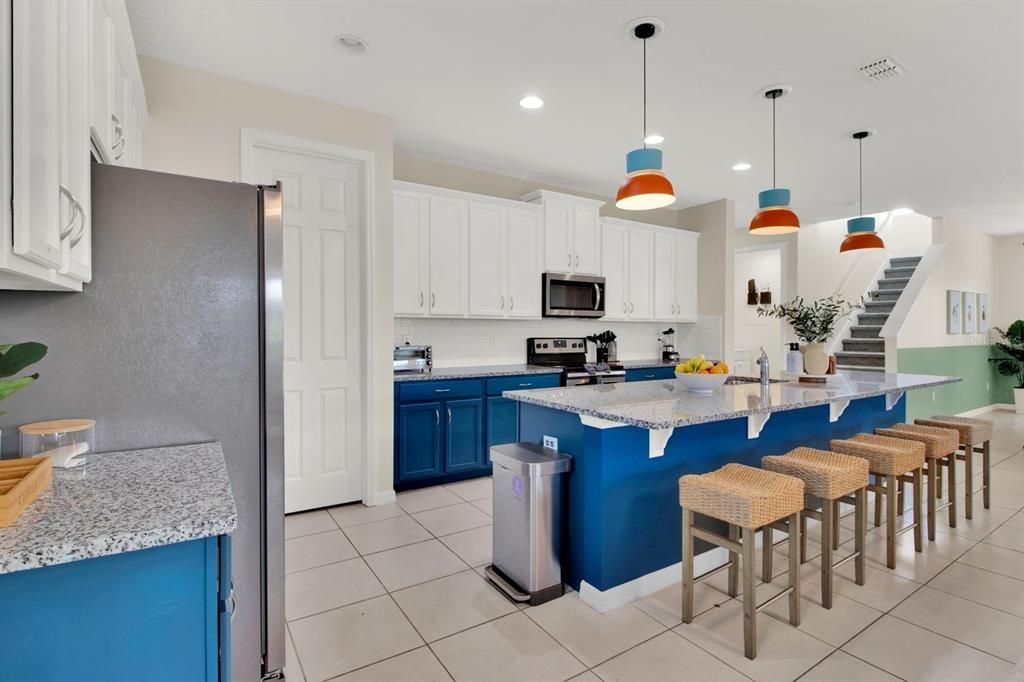 Activo con contrato: $789,900 (9 camas, 6 baños, 4363 Pies cuadrados)