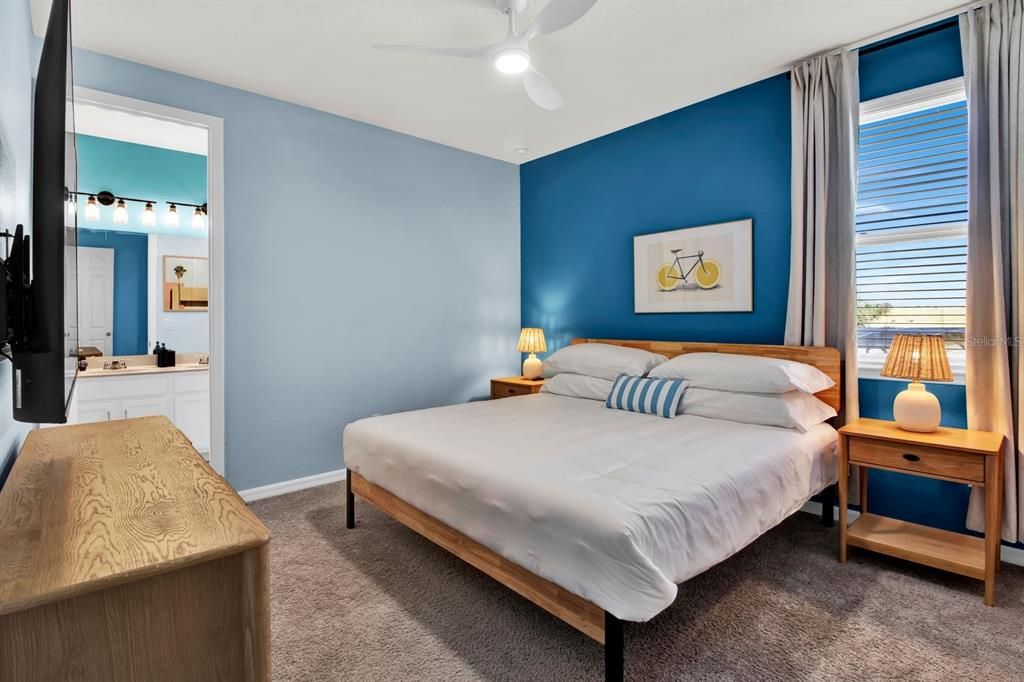 Activo con contrato: $789,900 (9 camas, 6 baños, 4363 Pies cuadrados)