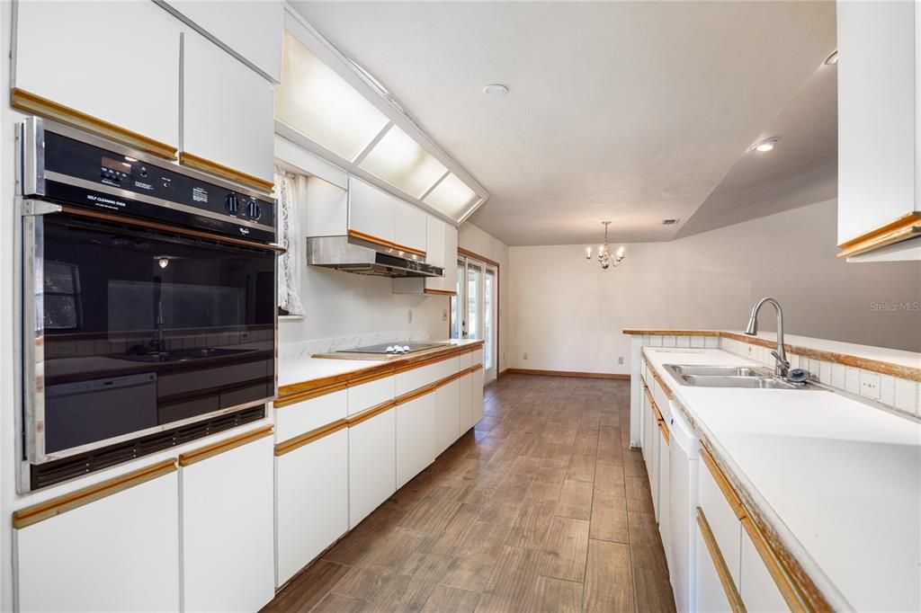 En Venta: $280,000 (3 camas, 3 baños, 1854 Pies cuadrados)