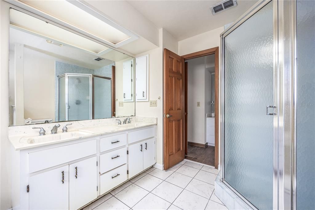 En Venta: $280,000 (3 camas, 3 baños, 1854 Pies cuadrados)