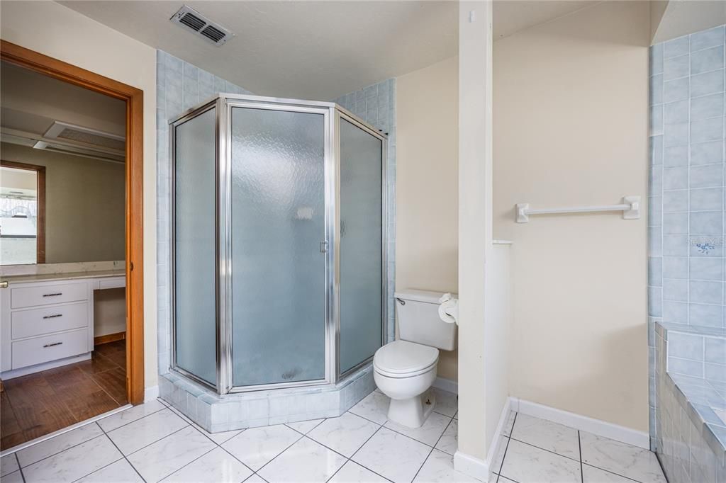 En Venta: $280,000 (3 camas, 3 baños, 1854 Pies cuadrados)