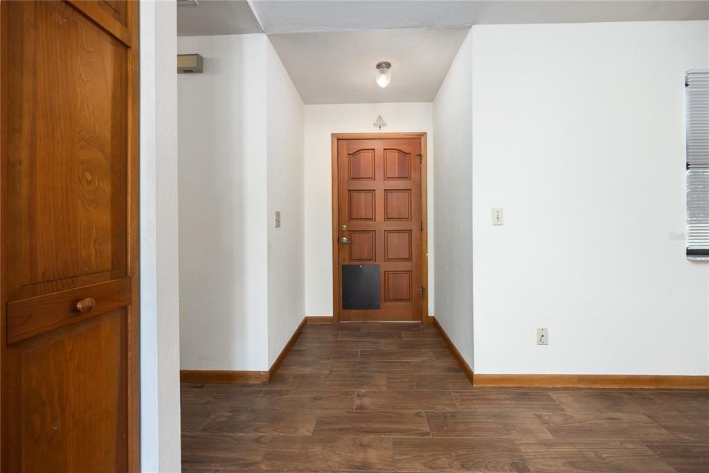 En Venta: $280,000 (3 camas, 3 baños, 1854 Pies cuadrados)