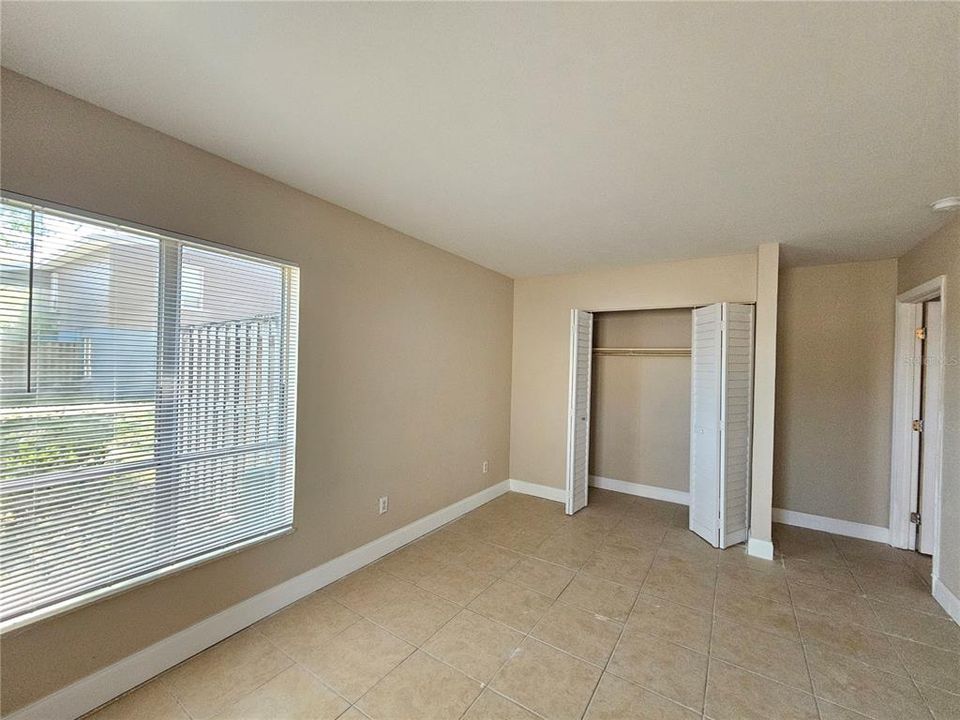 For Rent: $1,250 (1 beds, 1 baths, 700 Square Feet)