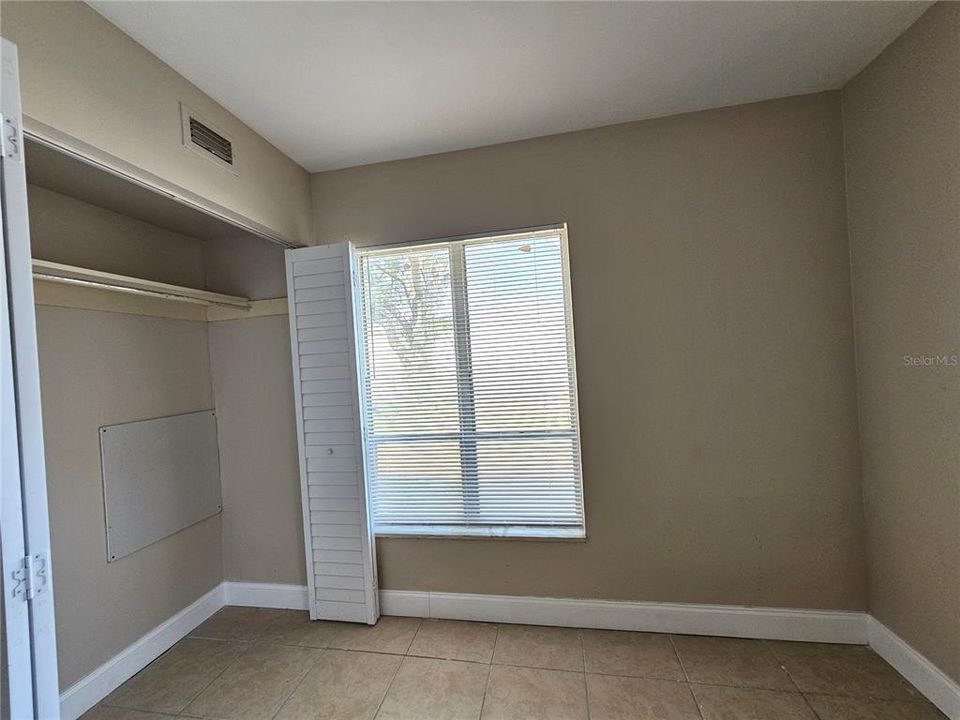 For Rent: $1,250 (1 beds, 1 baths, 700 Square Feet)