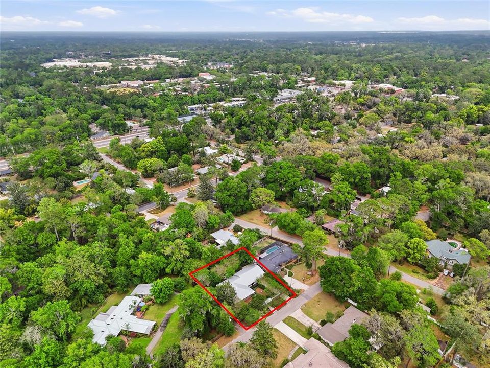 Active With Contract: $899,000 (4 beds, 2 baths, 2682 Square Feet)