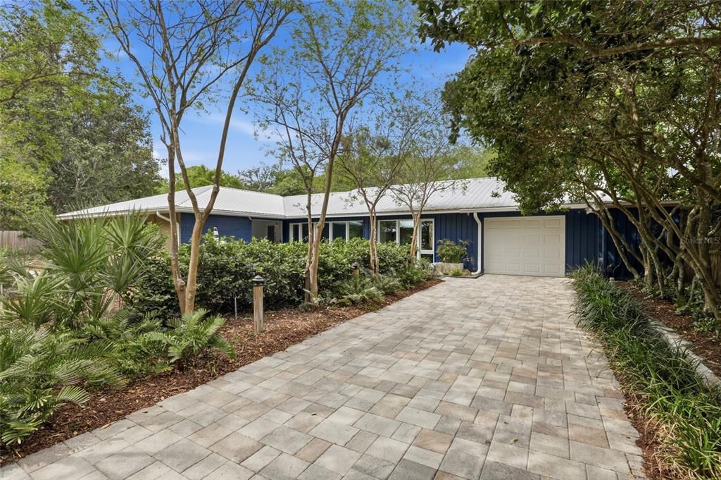 Active With Contract: $899,000 (4 beds, 2 baths, 2682 Square Feet)