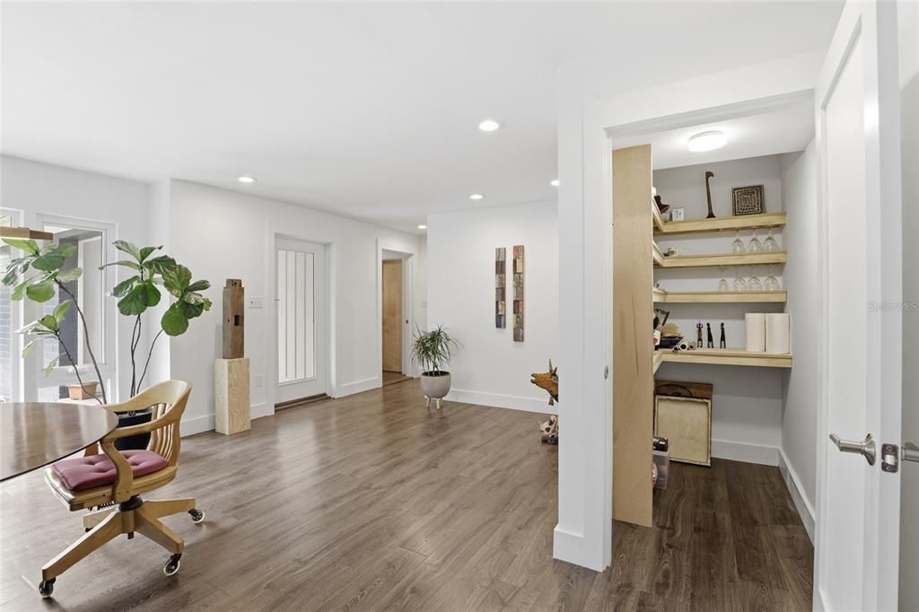Active With Contract: $899,000 (4 beds, 2 baths, 2682 Square Feet)