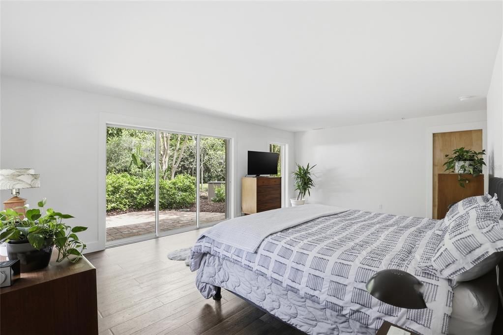 Active With Contract: $899,000 (4 beds, 2 baths, 2682 Square Feet)