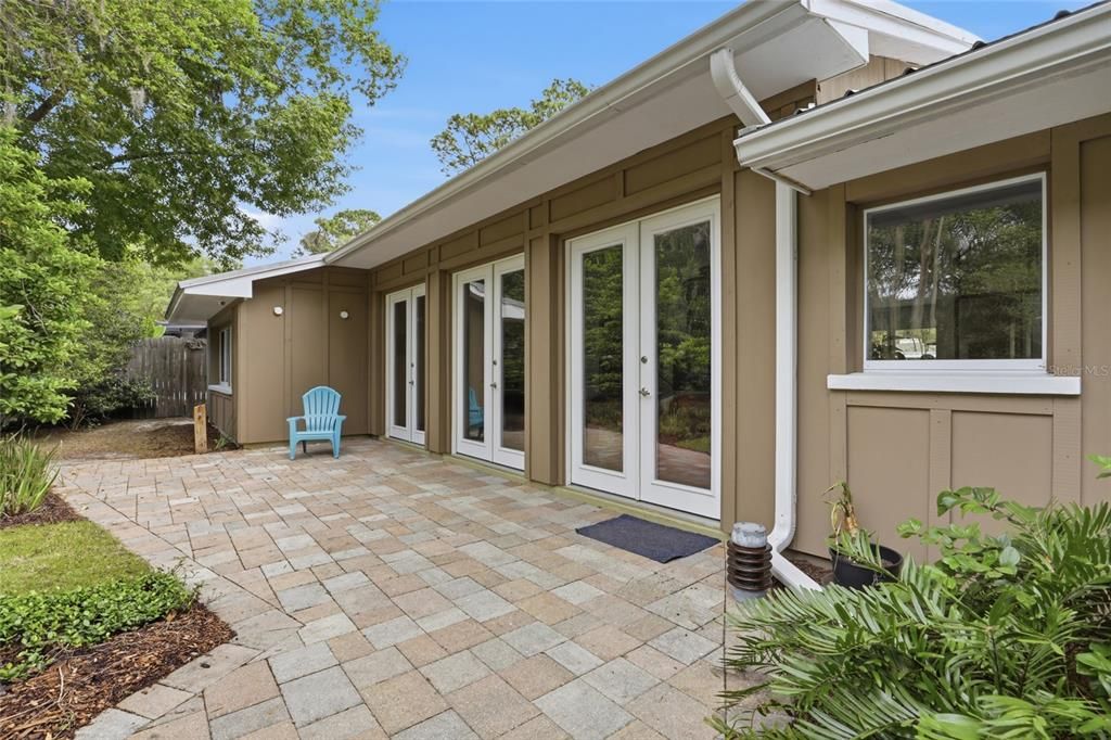 Active With Contract: $899,000 (4 beds, 2 baths, 2682 Square Feet)