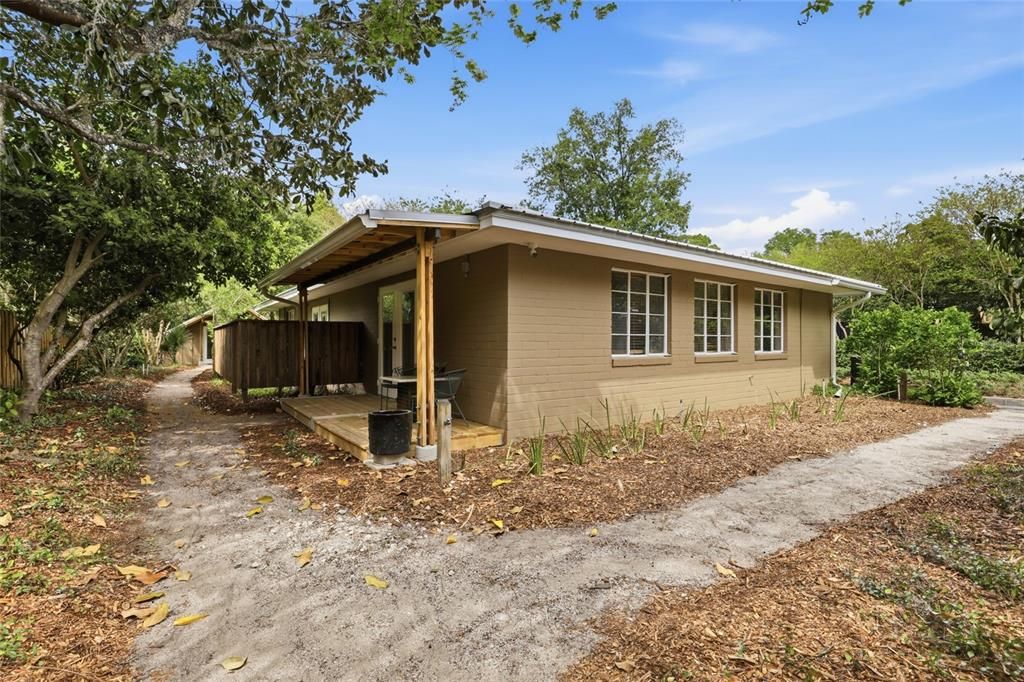 Active With Contract: $899,000 (4 beds, 2 baths, 2682 Square Feet)